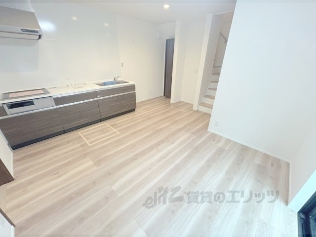 ＪＲ山陰本線 円町駅 徒歩9分 2階建 築1年のキッチン写真