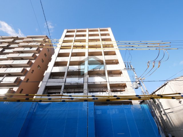 建物外観　2020年１月下旬完成予定。鉄筋コンクリート造10階建て。