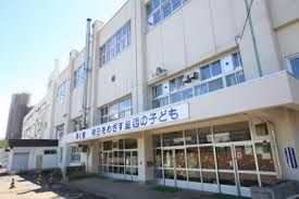 小学校　札幌市立澄川西小学校（小学校）まで496m