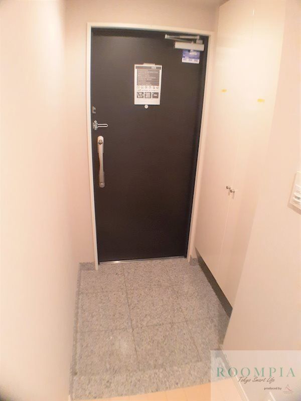 玄関　※同間取参考画像