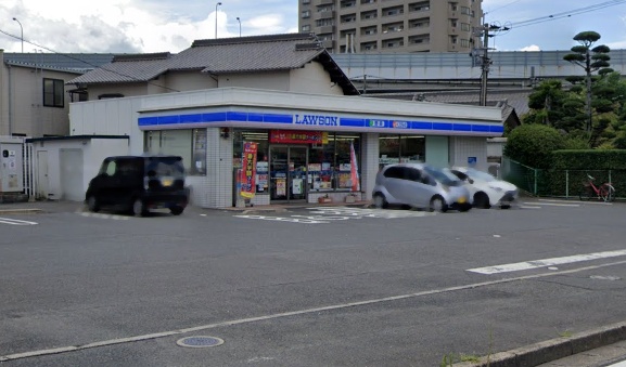 コンビニ　ローソン小倉富士見二丁目店（コンビニ）まで241m