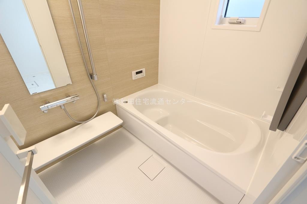 バス・シャワールーム　※同施工会社の同タイプ物件の参考画像です。実際の仕様とは異な