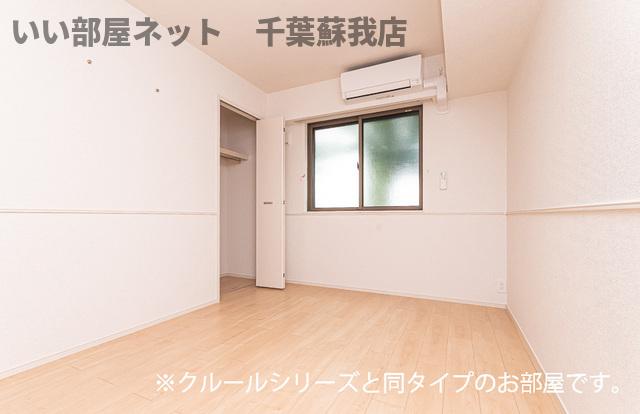 その他部屋・スペース　広くて明るい寝室