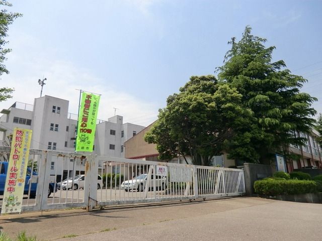 小学校　幸房小学校（小学校）まで1500m