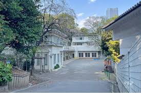幼稚園・保育園　麻布山幼稚園（幼稚園・保育園）まで1301m