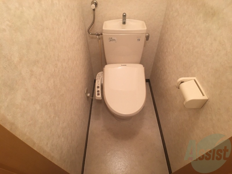 トイレ　こちらはトイレです。清潔感があり、安心して使用できます。