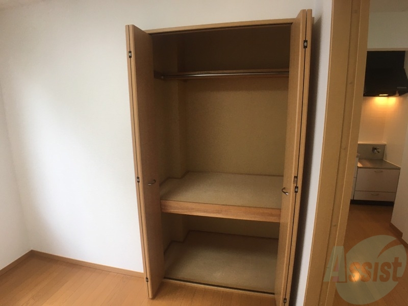 収納　クローゼットは奥行きもあり、荷物が多い方でも安心です。