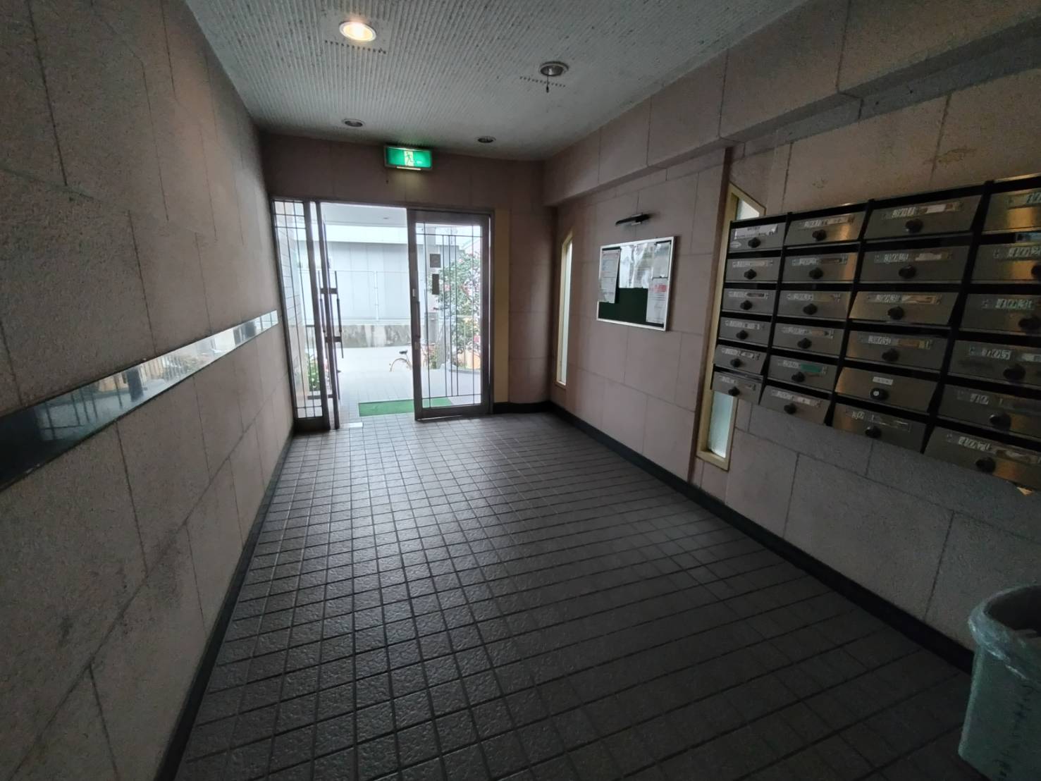 エントランス