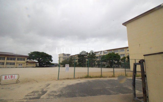 小学校　福岡市立長尾小学校（小学校）まで185m