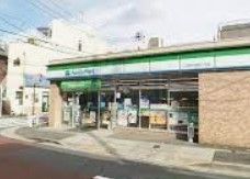 コンビニ　ファミリーマート北区赤羽西四丁目店（コンビニ）まで140m