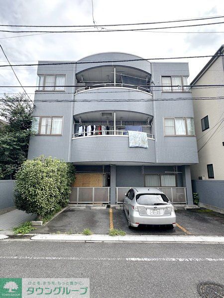 建物外観　駐車場