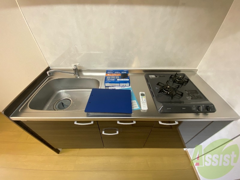 キッチン　キッチンは作業台もあり広めなので使いやすそうですね。