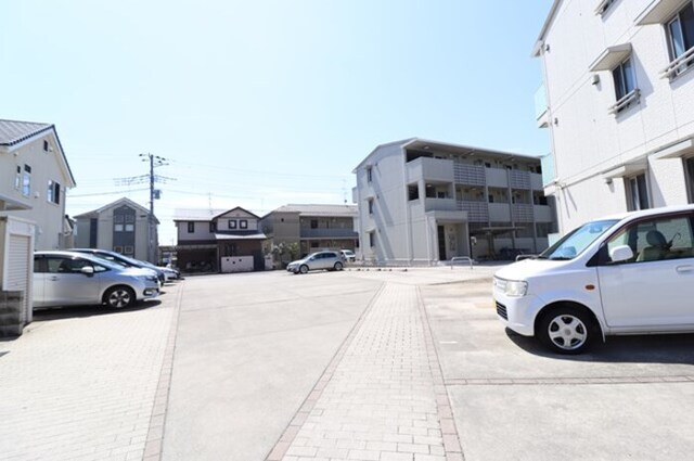 駐車場　駐車場