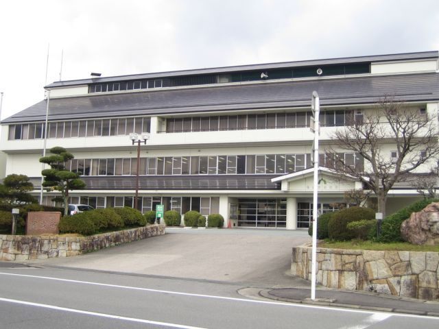 役所　亀山市関支所（役所）まで845m