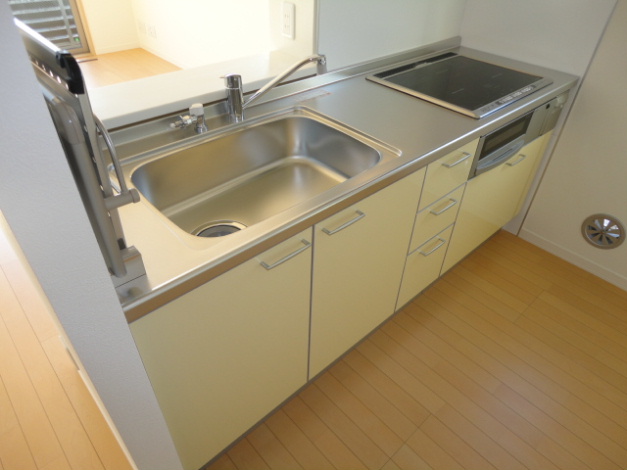 キッチン　※実際の間取りは反転です。