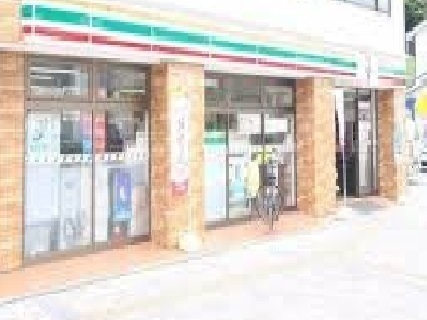 コンビニ　セブンイレブン（コンビニ）まで380m