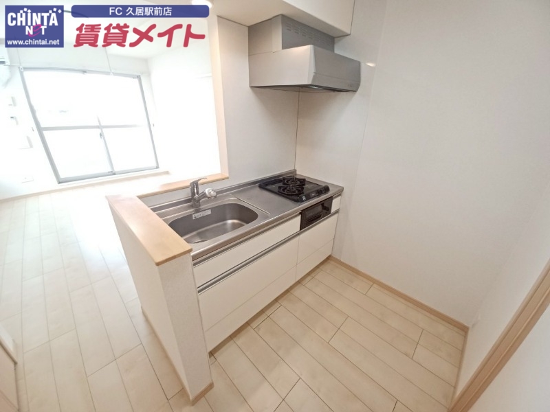 キッチン　同物件別部屋写真