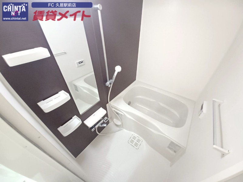 バス・シャワールーム　同物件別部屋写真