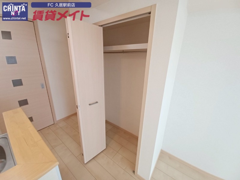 収納　同物件別部屋写真