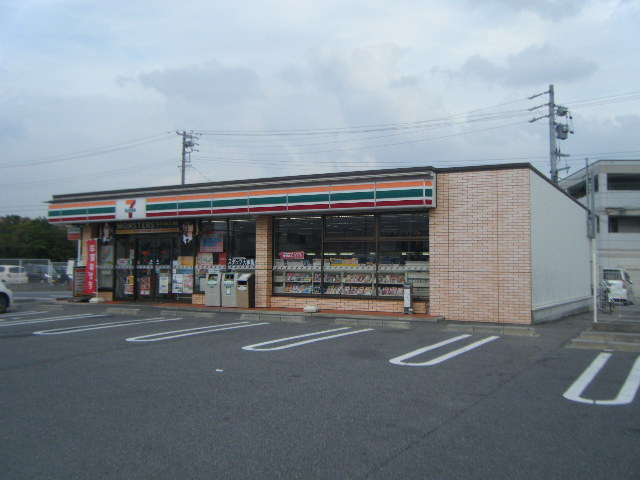 コンビニ　（コンビニ）まで209m