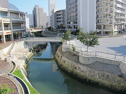 公園　安里川親水庭園（公園）まで571m
