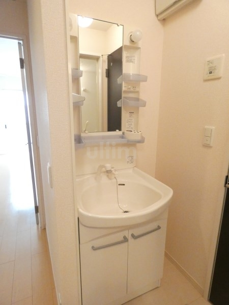 洗面設備　※別のお部屋のお写真です。御参考までに。