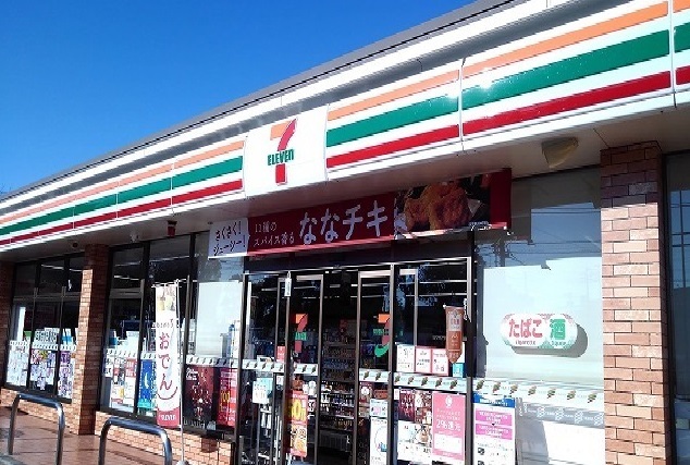 コンビニ　セブンイレブン（コンビニ）まで750m