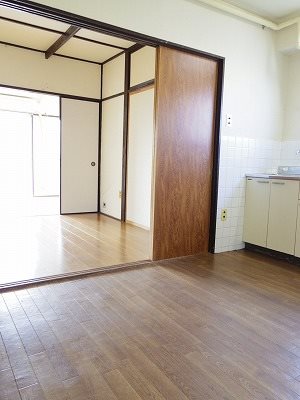 石丸マンションの居間写真