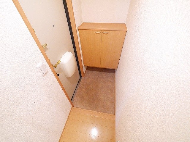 玄関　収納もある玄関です