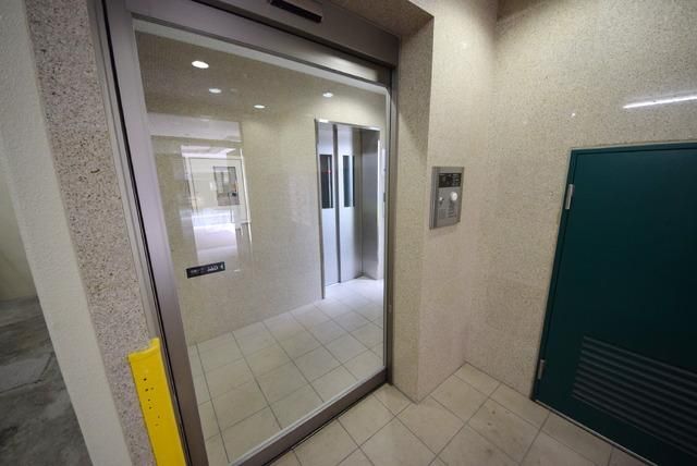 エントランス　安心のオートロック完備