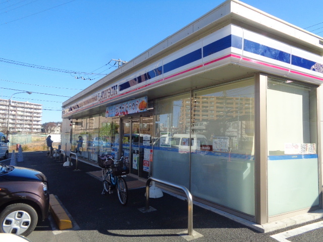 コンビニ　ローソン鎌倉台四丁目店（コンビニ）まで687m