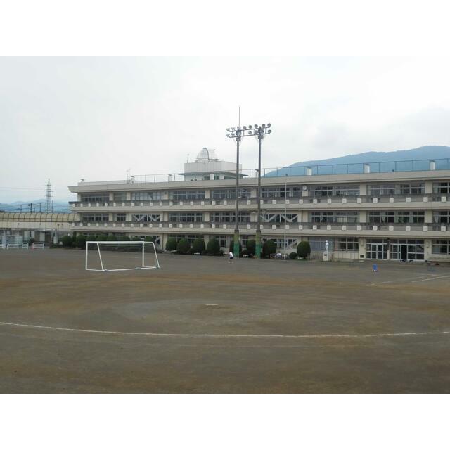 中学校　松田町立松田中学校（中学校）まで1062m