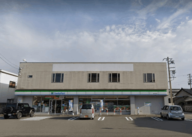 コンビニ　ファミリーマート福井花月店（コンビニ）まで545m