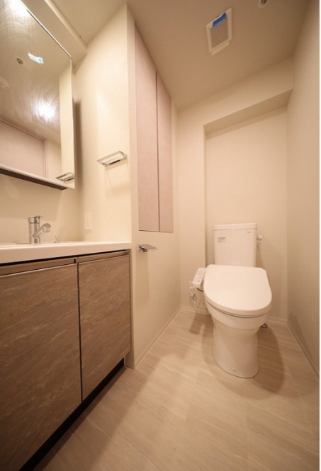 トイレ　落ち着いたトイレです