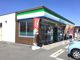 コンビニ　ファミリーマート一宮木曽川七ノ通り店（コンビニ）まで388m