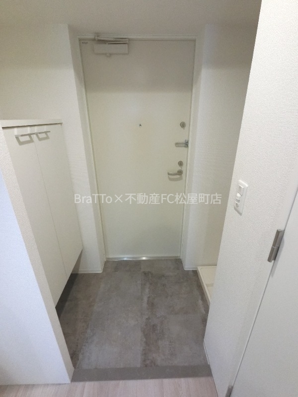 セレニテ谷町四丁目アリエの玄関写真