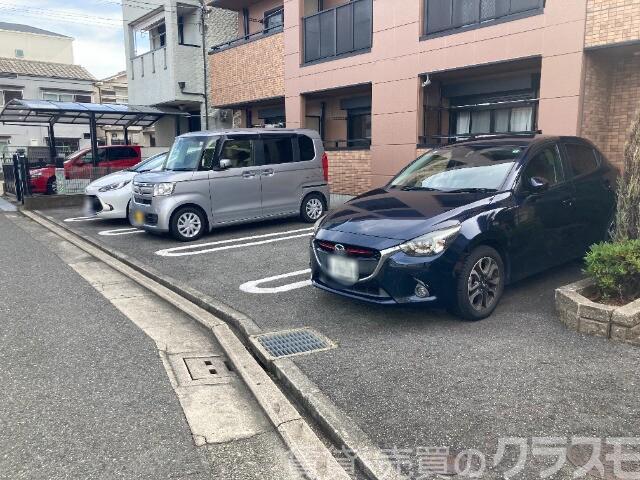 駐車場　敷地内駐車場