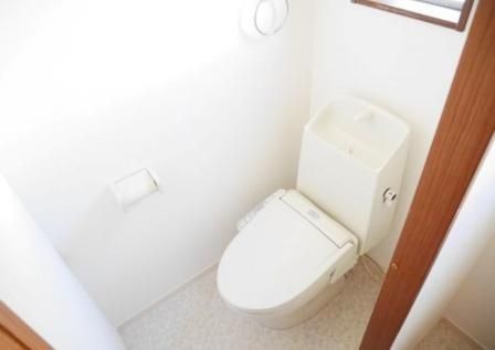 トイレ　清潔感のあるトイレです