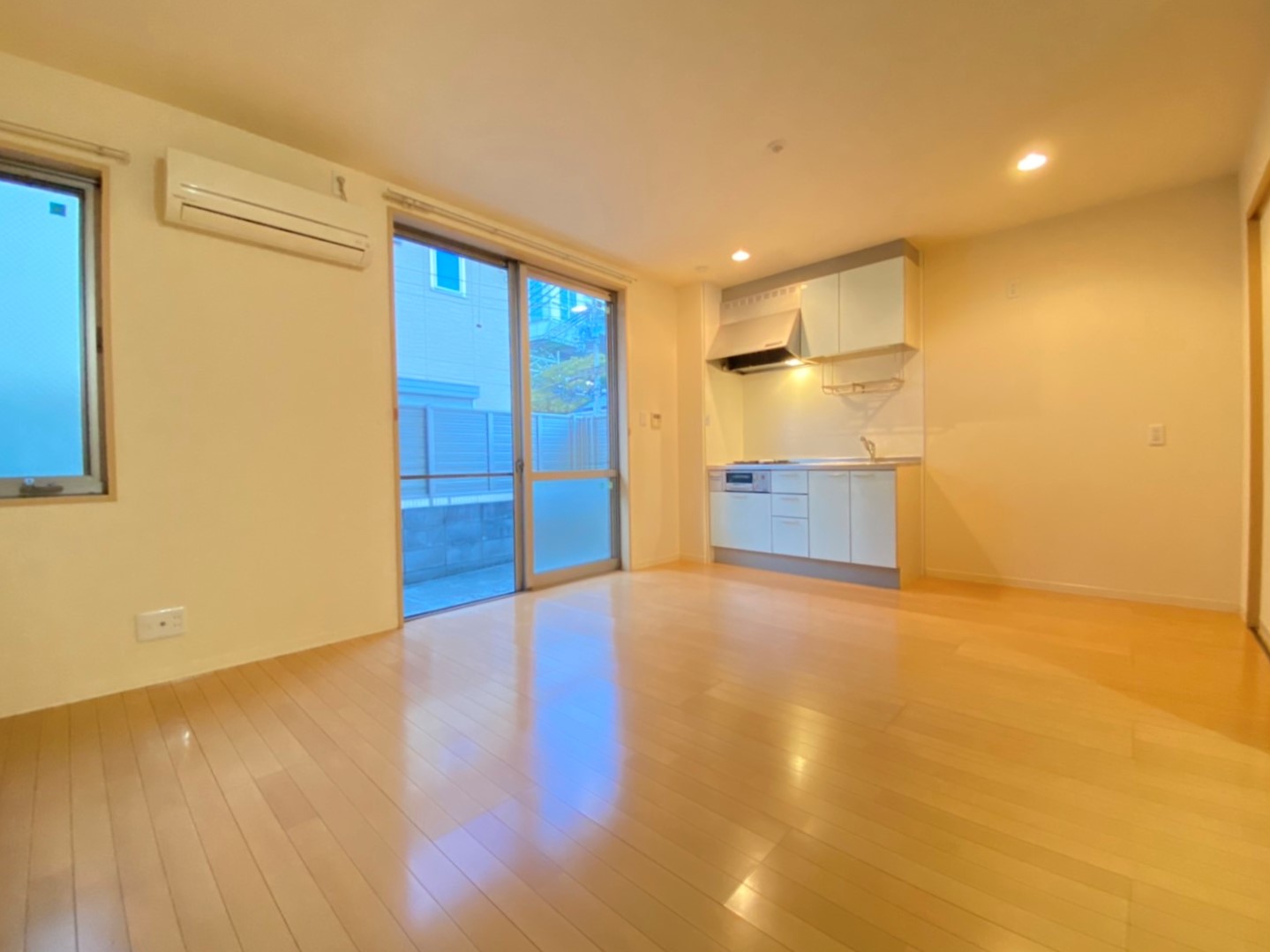 パールシャイン舞子の居間写真