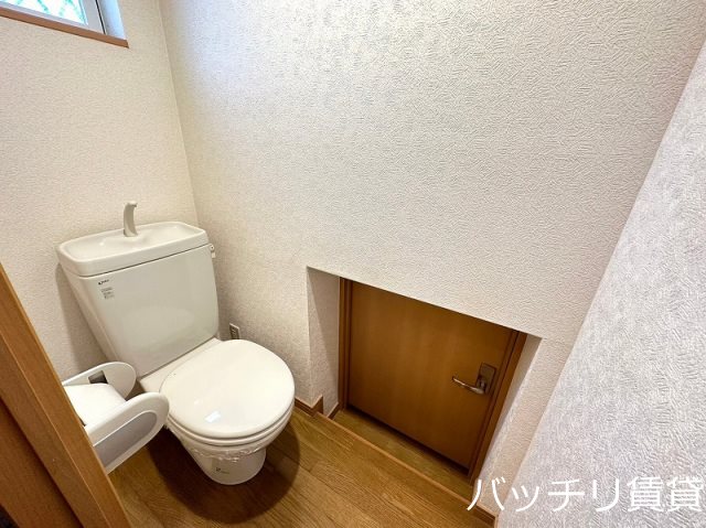 トイレ　※別号室の為現状を優先します