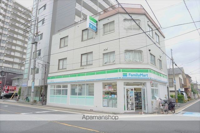 コンビニ　ファミリーマート上戸田二丁目店（コンビニ）まで106m