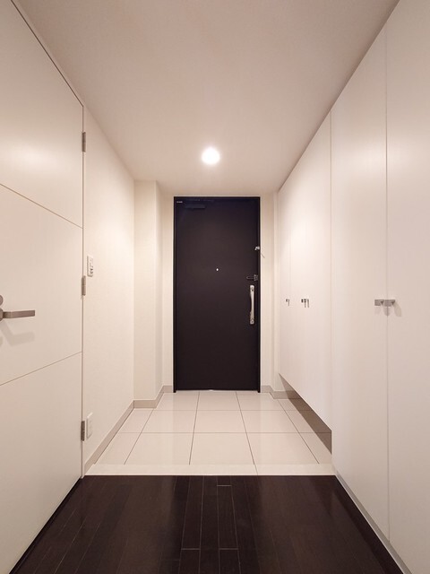 玄関　※写真は同タイプ住戸です。