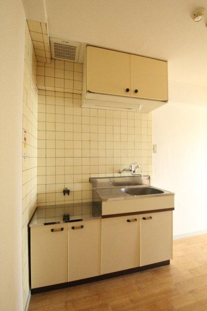 キッチン　※同建物別号室の写真です