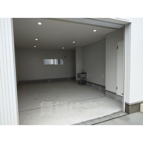 小信中島ガレージハウスの外観写真
