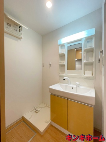 洗面設備　写真は別のお部屋のものです。