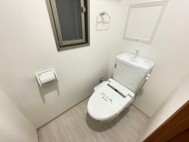 トイレ　※他の号室の写真です