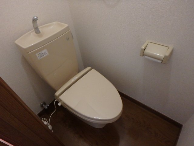 トイレ　落ち着いたトイレです