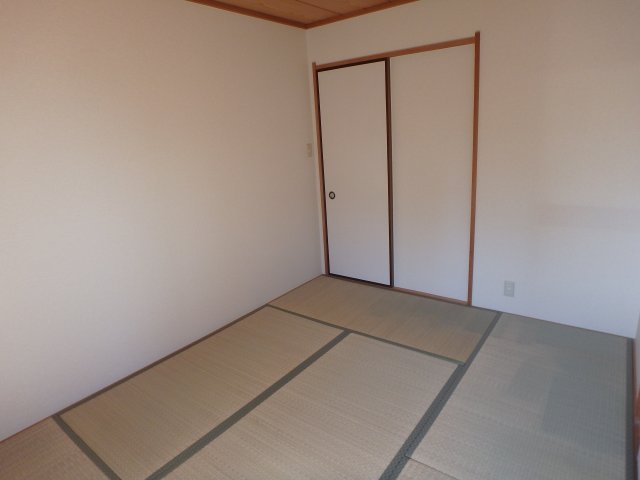 その他部屋・スペース　落ち着いて過ごせるお部屋なので、寝室にいかがでしょうか