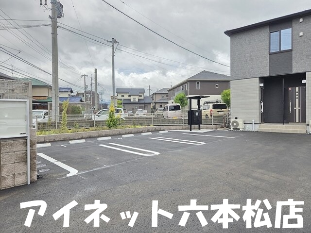 駐車場　2台契約もご相談可能です。