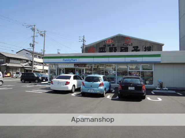 コンビニ　ファミリーマート（コンビニ）まで429m